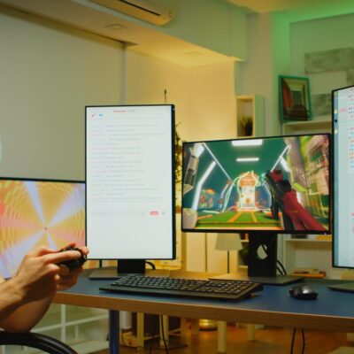 professional-gamer-playing-shooter-games-wearing-virtual-reality game developer